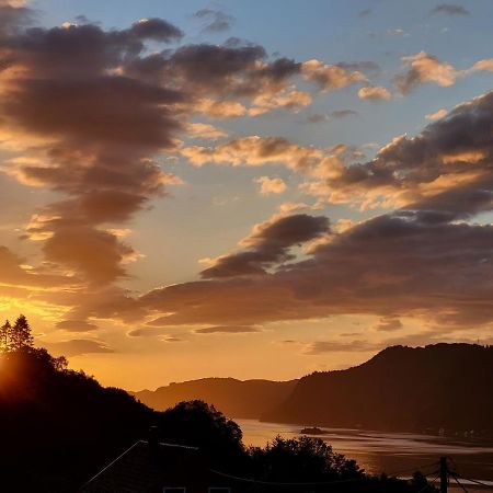 Nydelig Beliggenhet, Fjord Utsikt - Elegant Rom Hotel Bergen Eksteriør billede