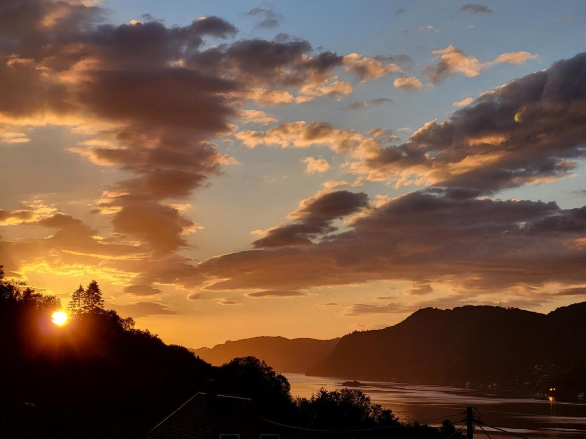 Nydelig Beliggenhet, Fjord Utsikt - Elegant Rom Hotel Bergen Eksteriør billede